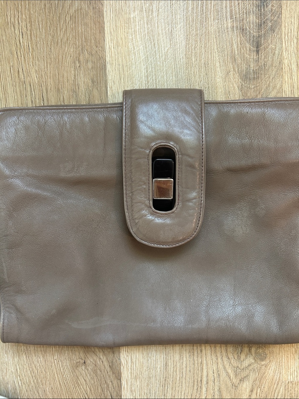 Vintage Brown Leather Clutch with Brown & Gold Accent - Picture 5 of 9
